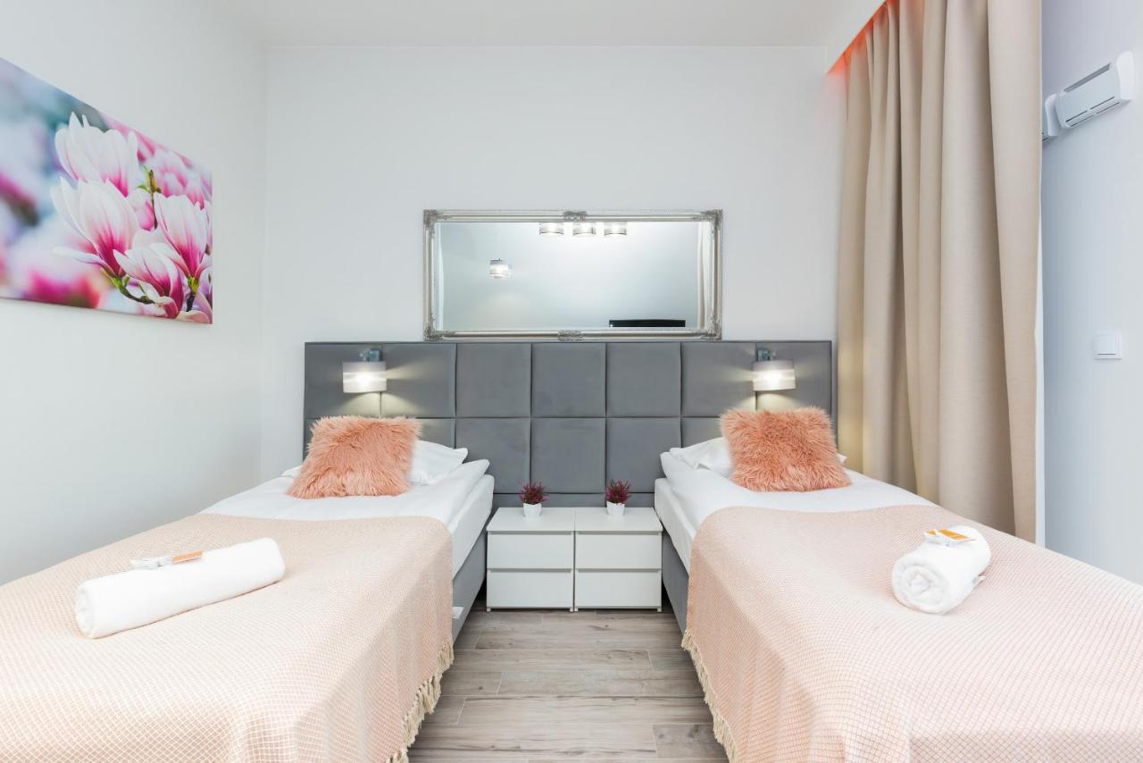 Apartments With Parking Warsaw Business Center By Noclegi Renters Екстер'єр фото
