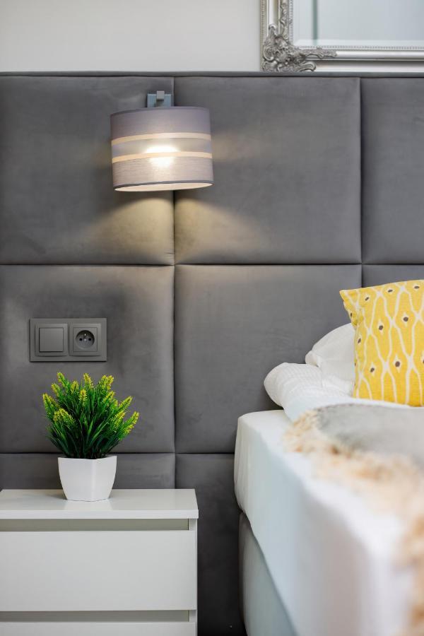 Apartments With Parking Warsaw Business Center By Noclegi Renters Екстер'єр фото