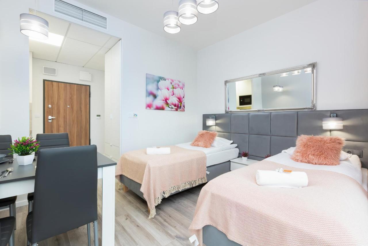 Apartments With Parking Warsaw Business Center By Noclegi Renters Екстер'єр фото